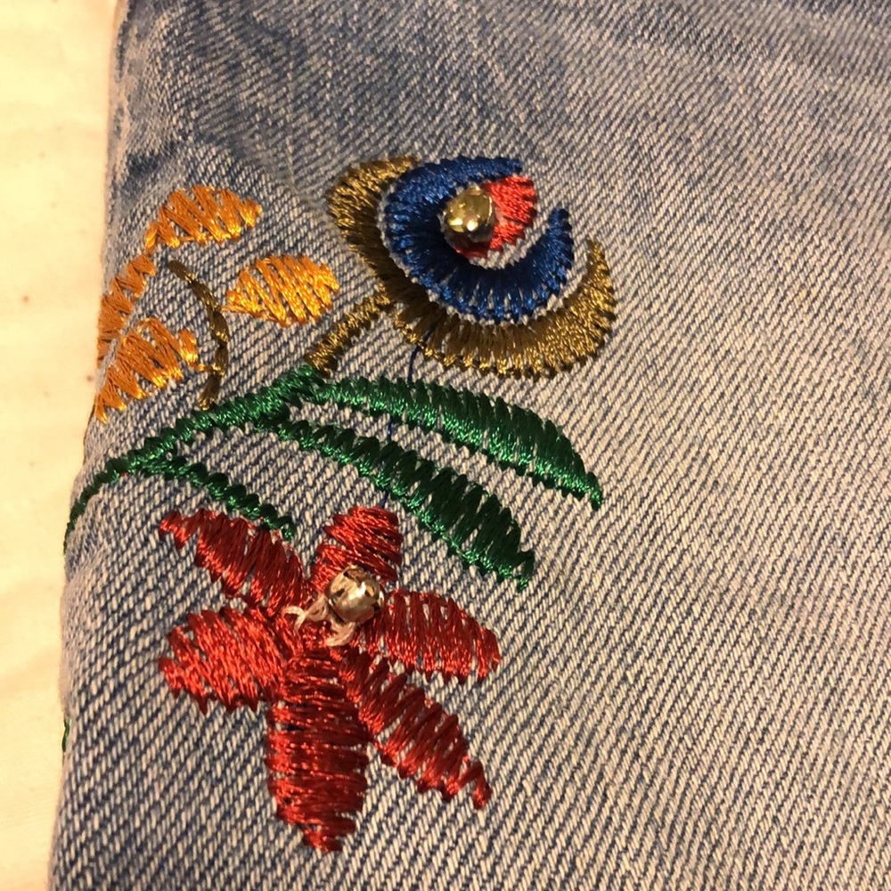Zara Embroidered Distressed Jeans - Picture 3 of 7